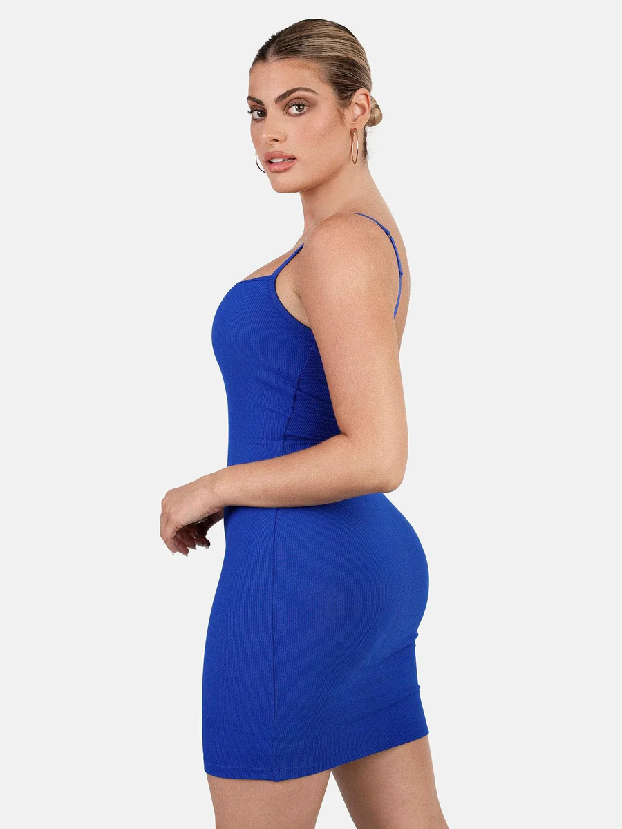 La Parisienne – Robe Sculptante et Silhouette Lissée