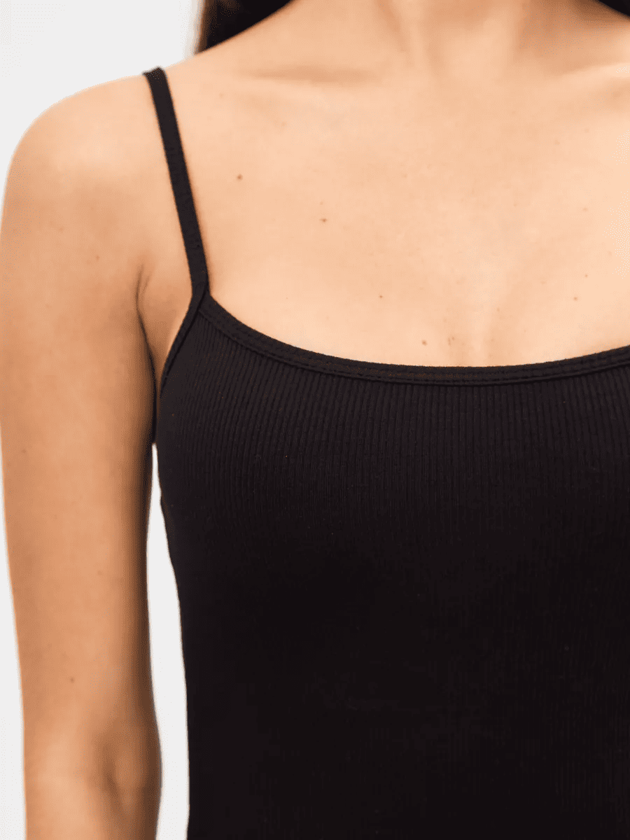 La Parisienne – Robe Sculptante et Silhouette Lissée
